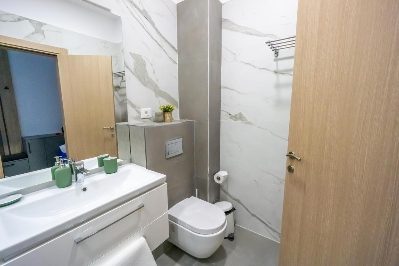 Your New And Modern Home Bukares Bagian luar foto